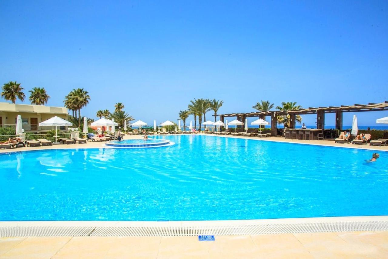 Vuni Palace Luxury Resort & Beach & Casino Kyrenia  Exterior photo