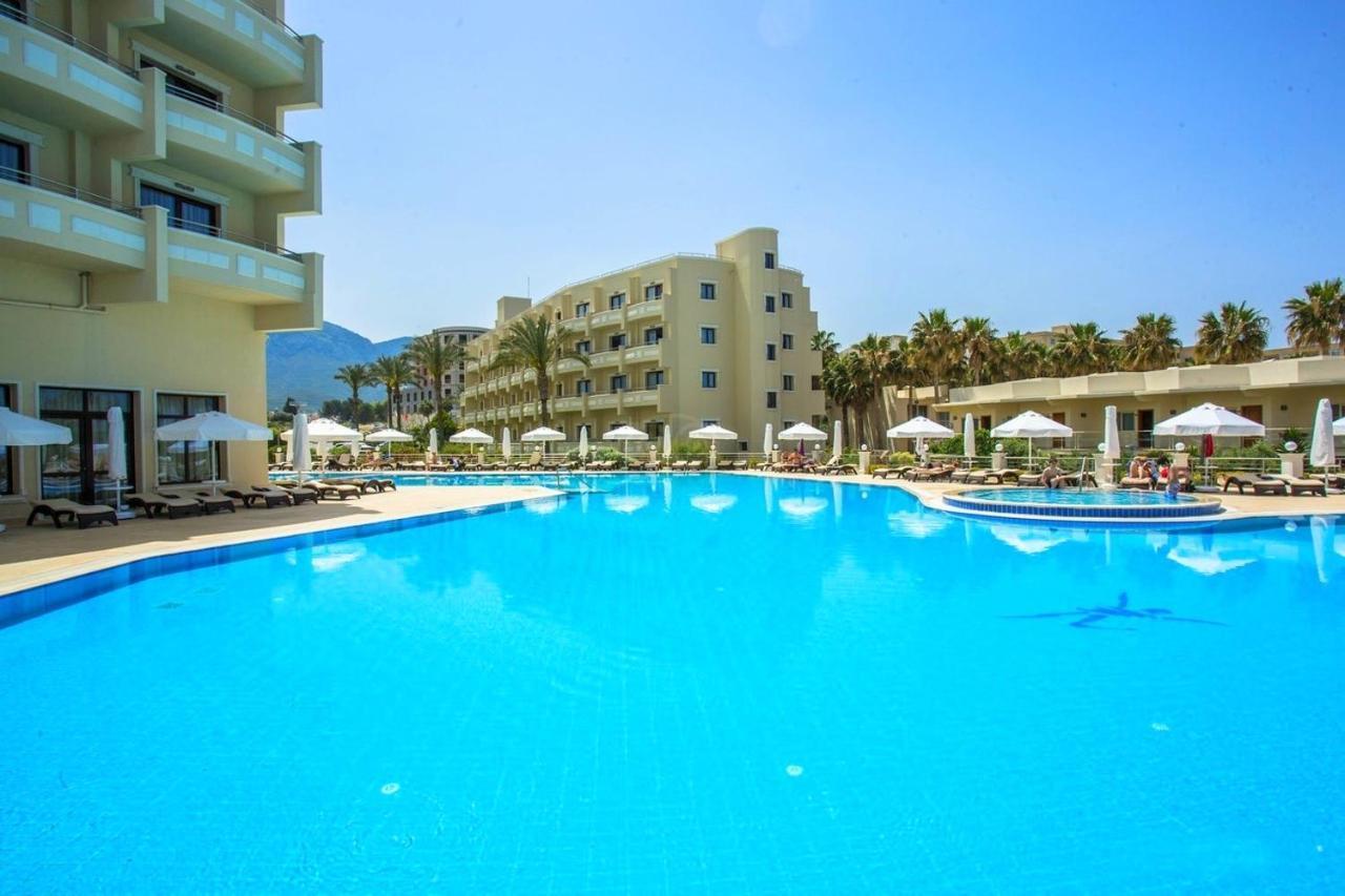 Vuni Palace Luxury Resort & Beach & Casino Kyrenia  Exterior photo
